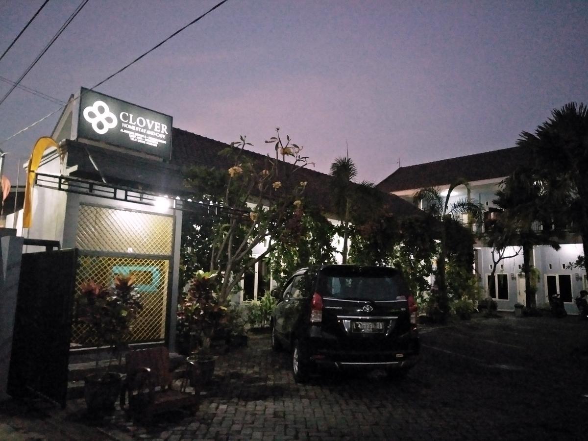 Clover Homestay Probolinggo Exterior foto
